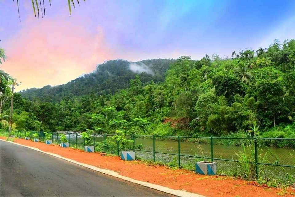 Sinharaja Forest Gate Deniyaya Luaran gambar